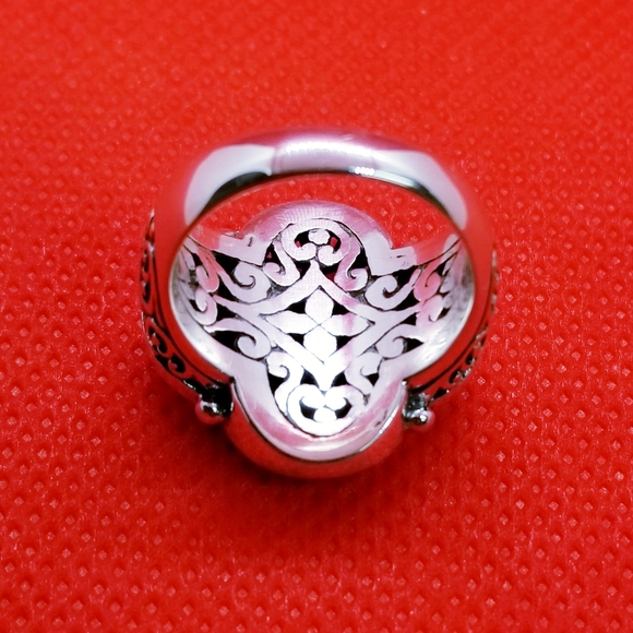 18KT GOLD ACCENT CROSS ORNATE DESIGN PETITE RING - Picture 4 of 5